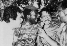 Sankara chante avec Daniel Ortega